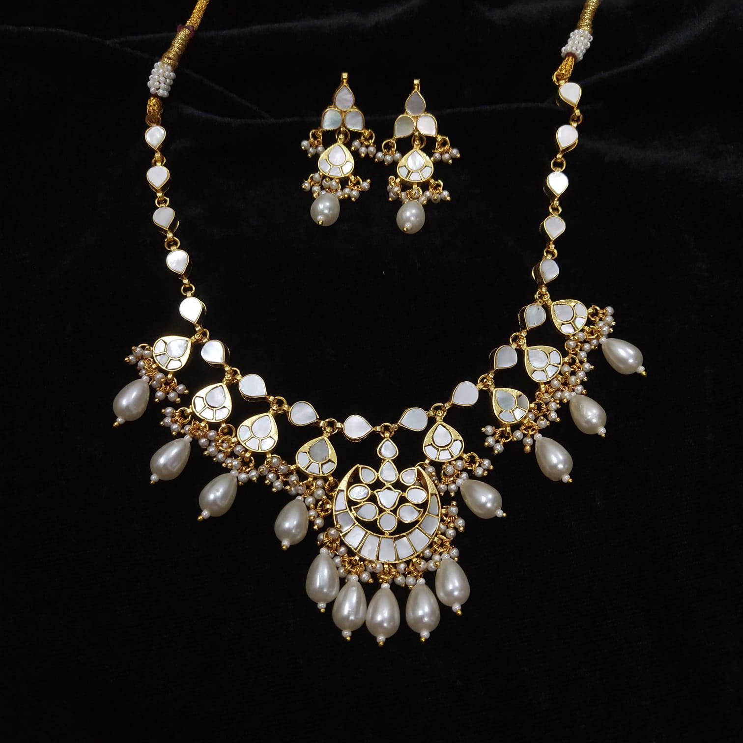 Mother of pearl Necklace Set