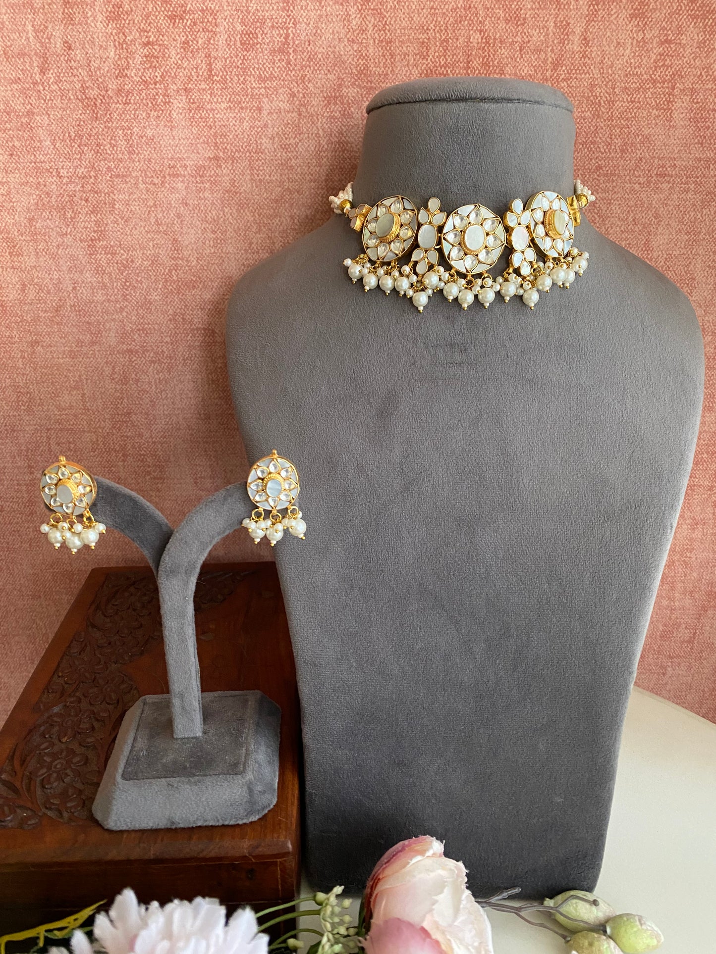 Mother of pearl and kundan choker set