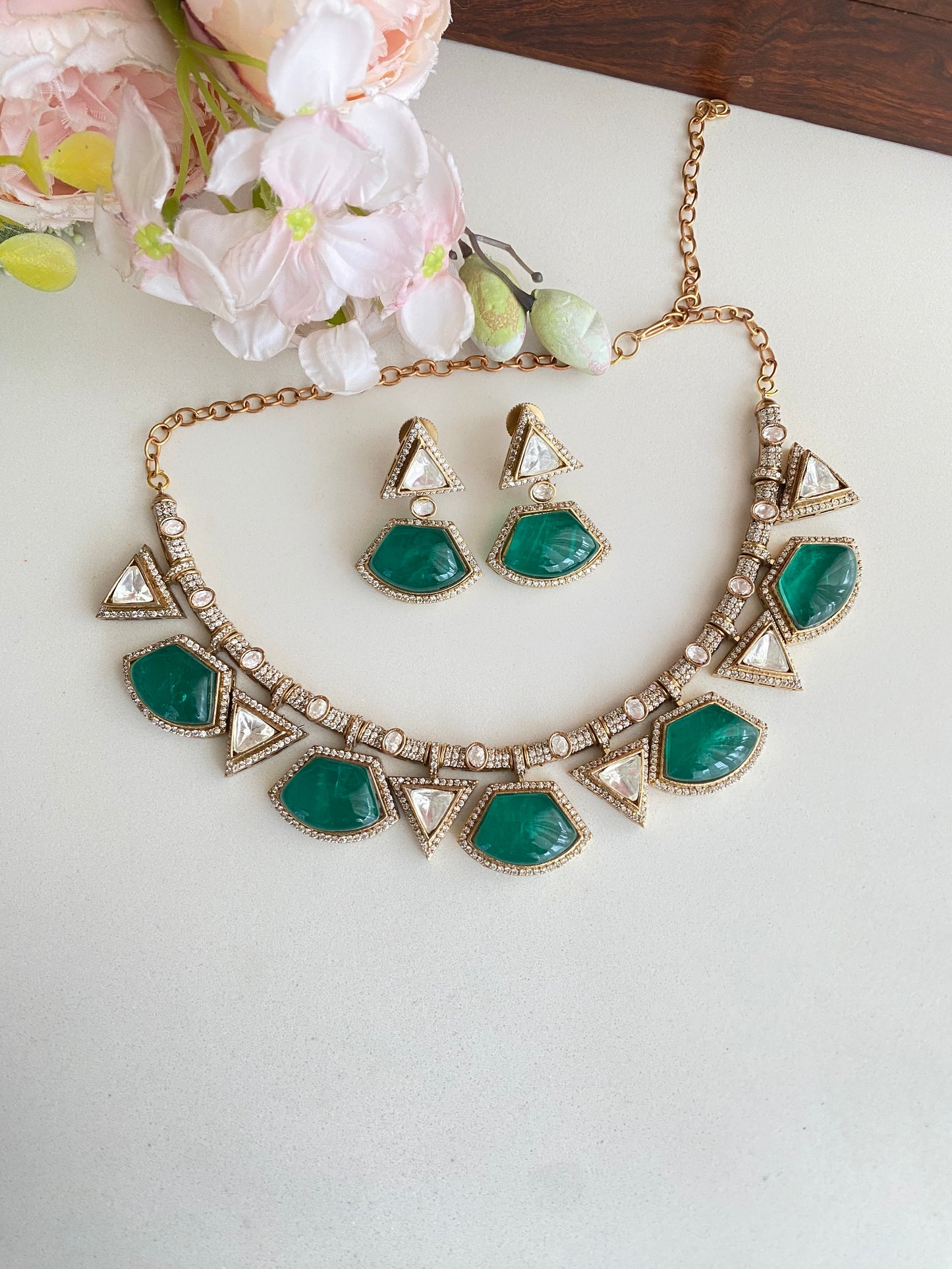 Green Choker Set