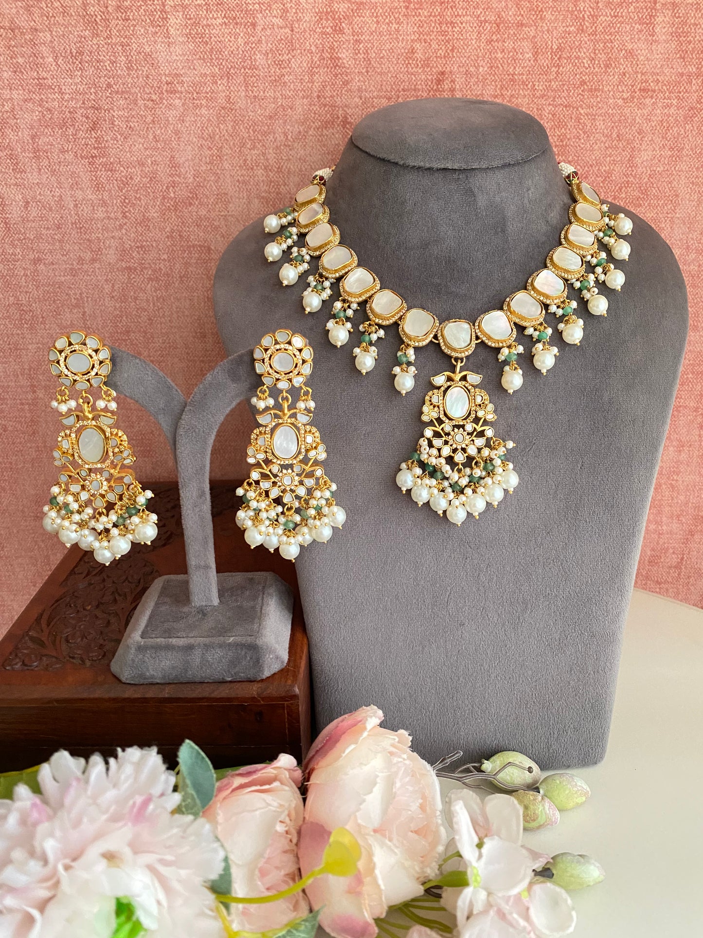 Mother Of Pearl Necklace Set