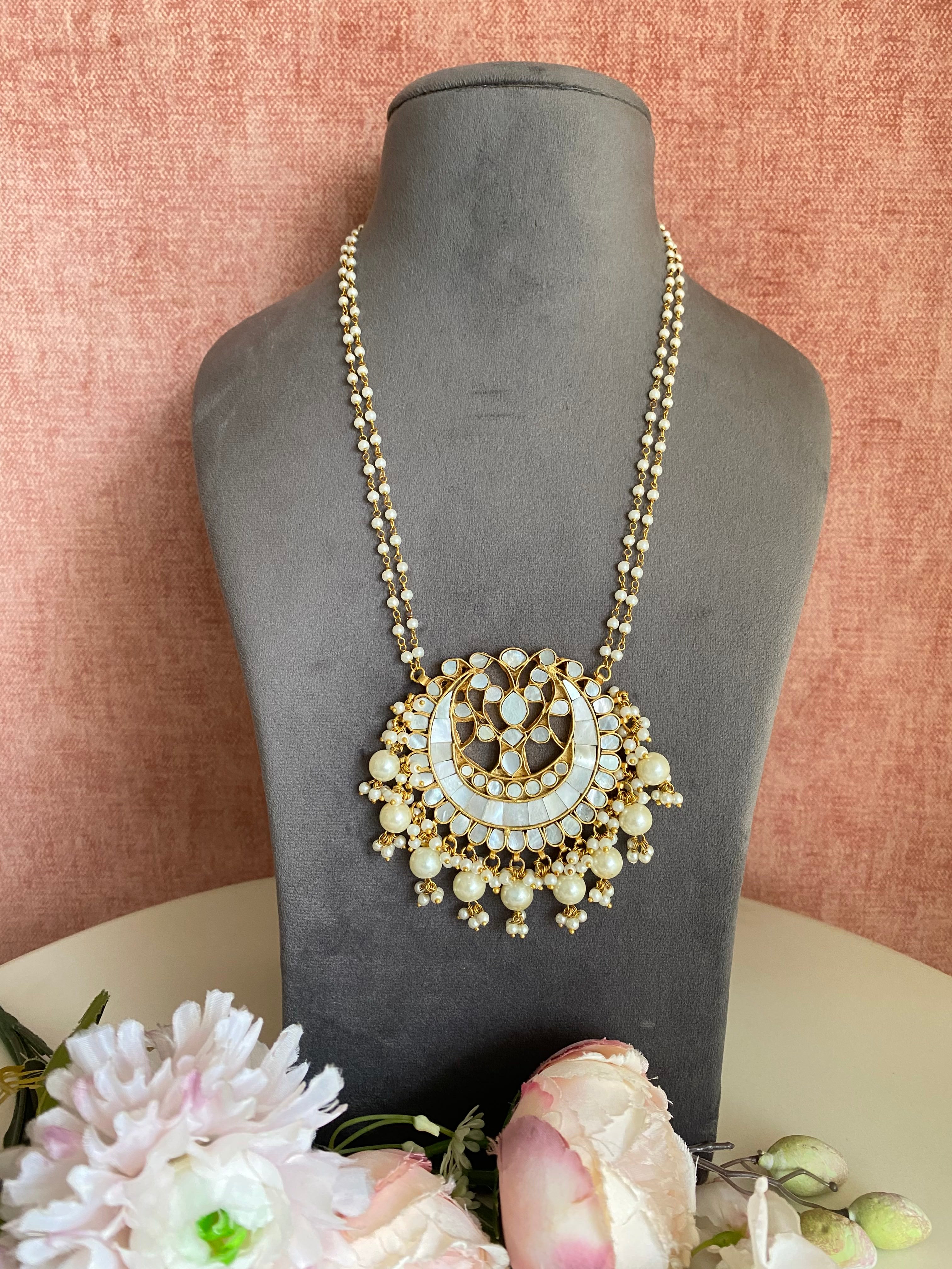 Mother of pearl Necklace Set