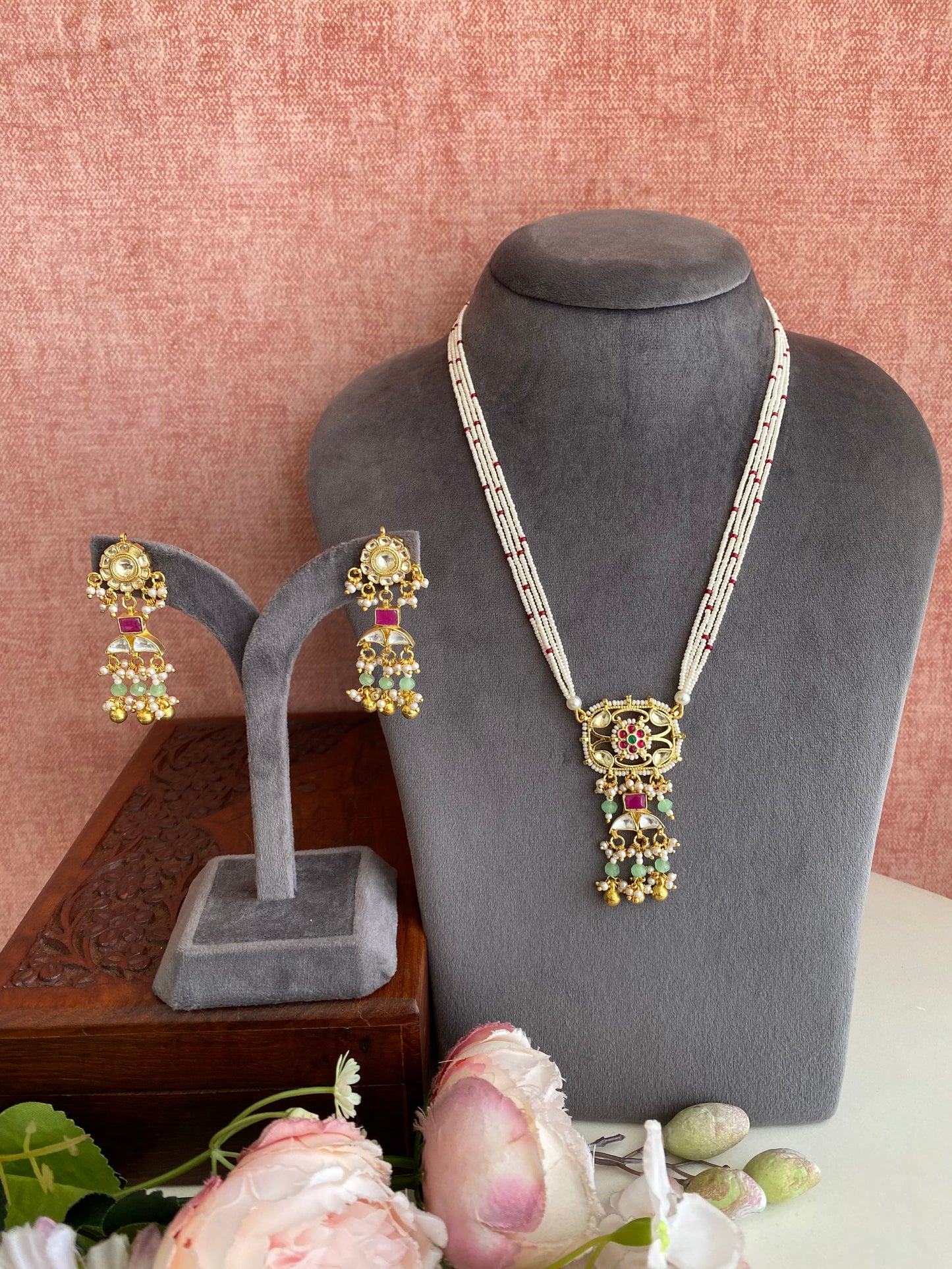 Kundan Pendant Set