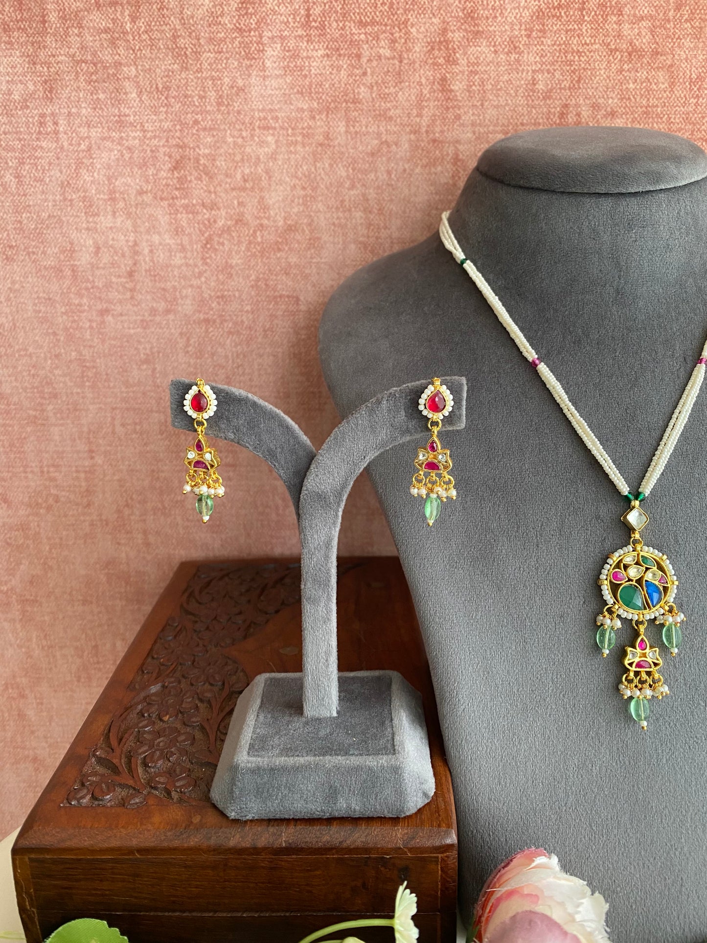 Kundan Pendant Set