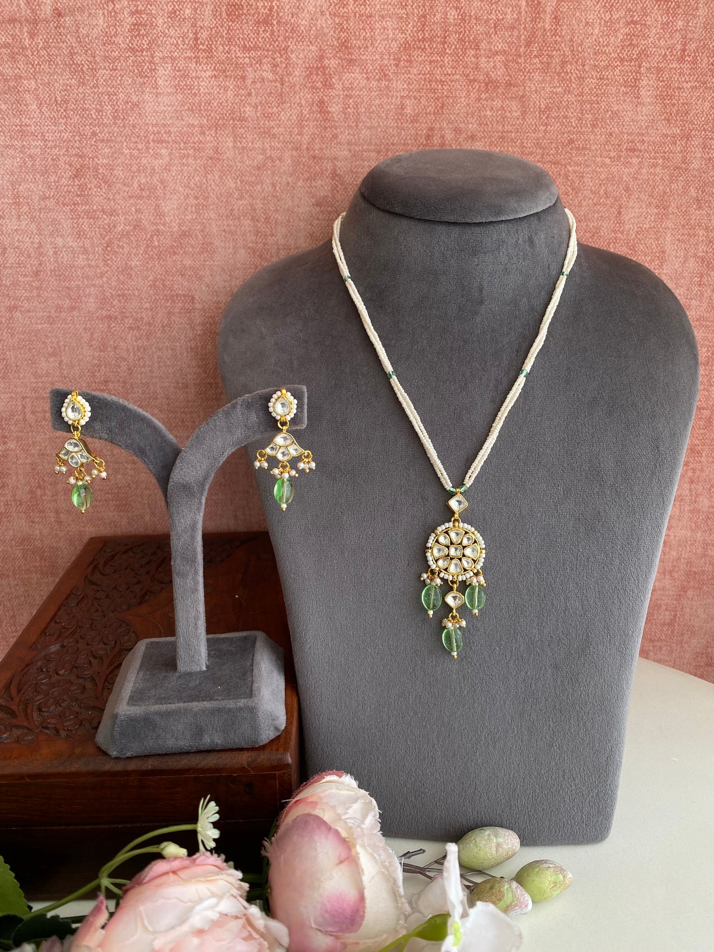 Kundan Pendant Set