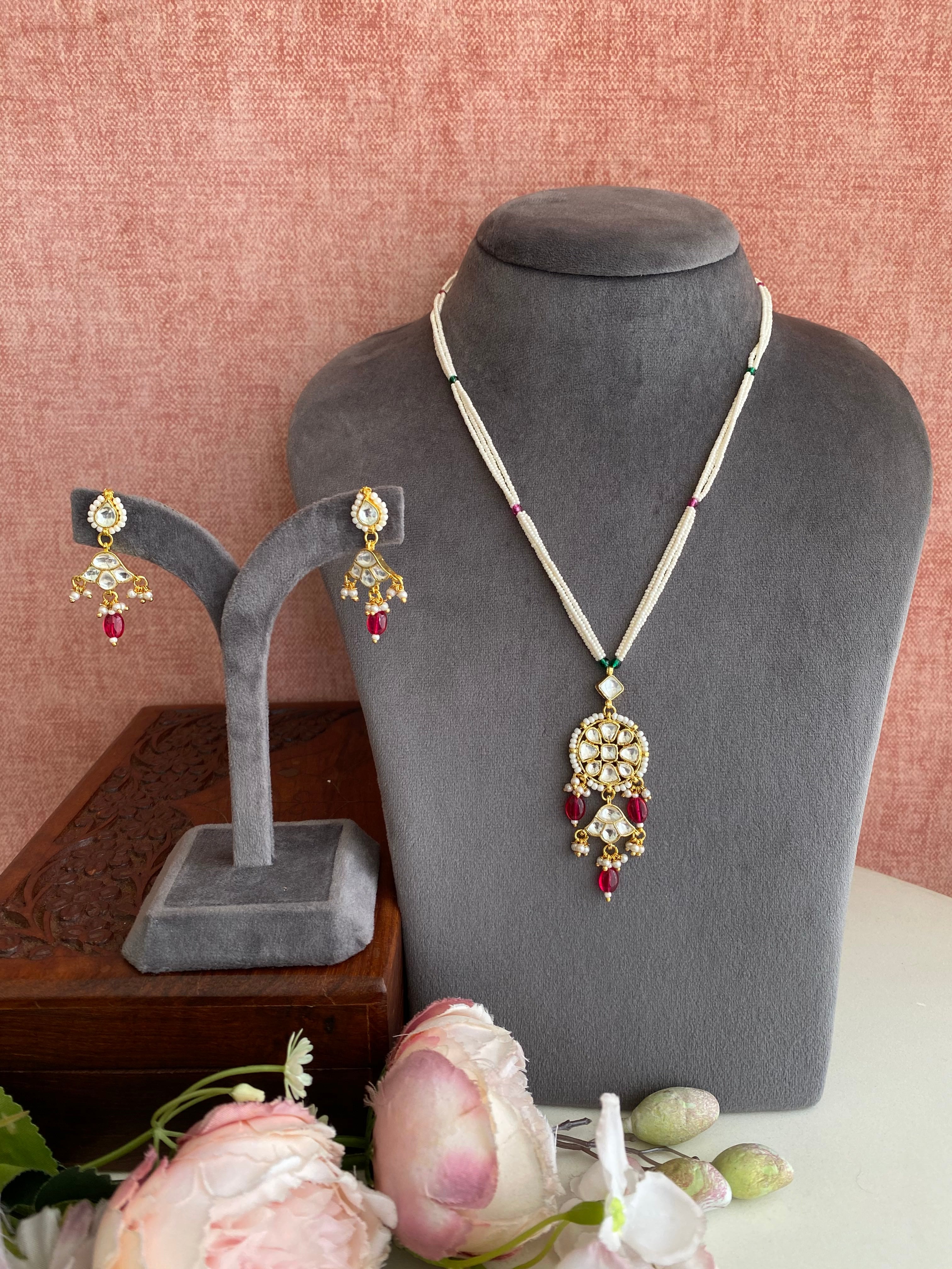 Kundan Pendant Set