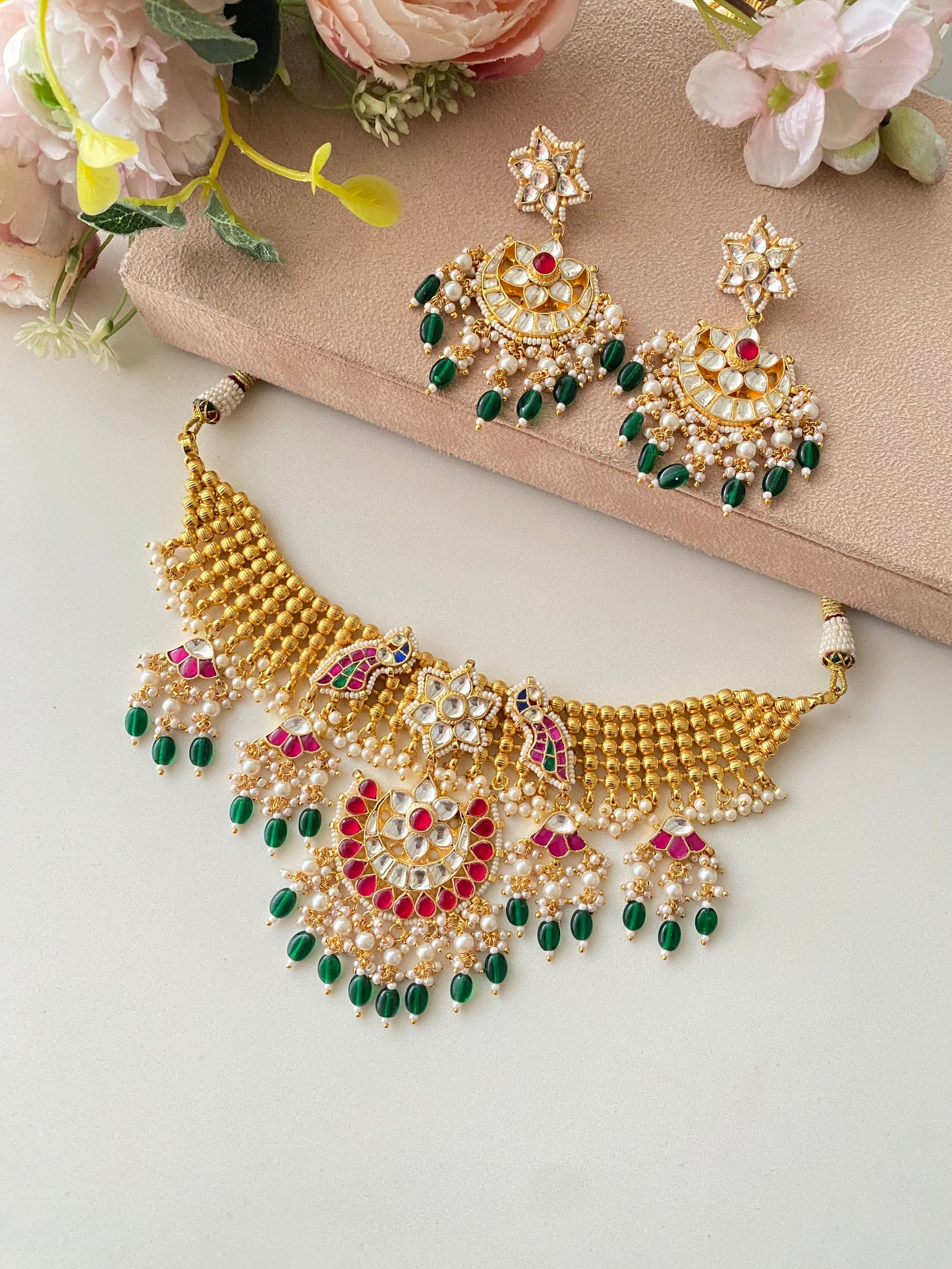 Antique Kundan Choker Set in Green Drops