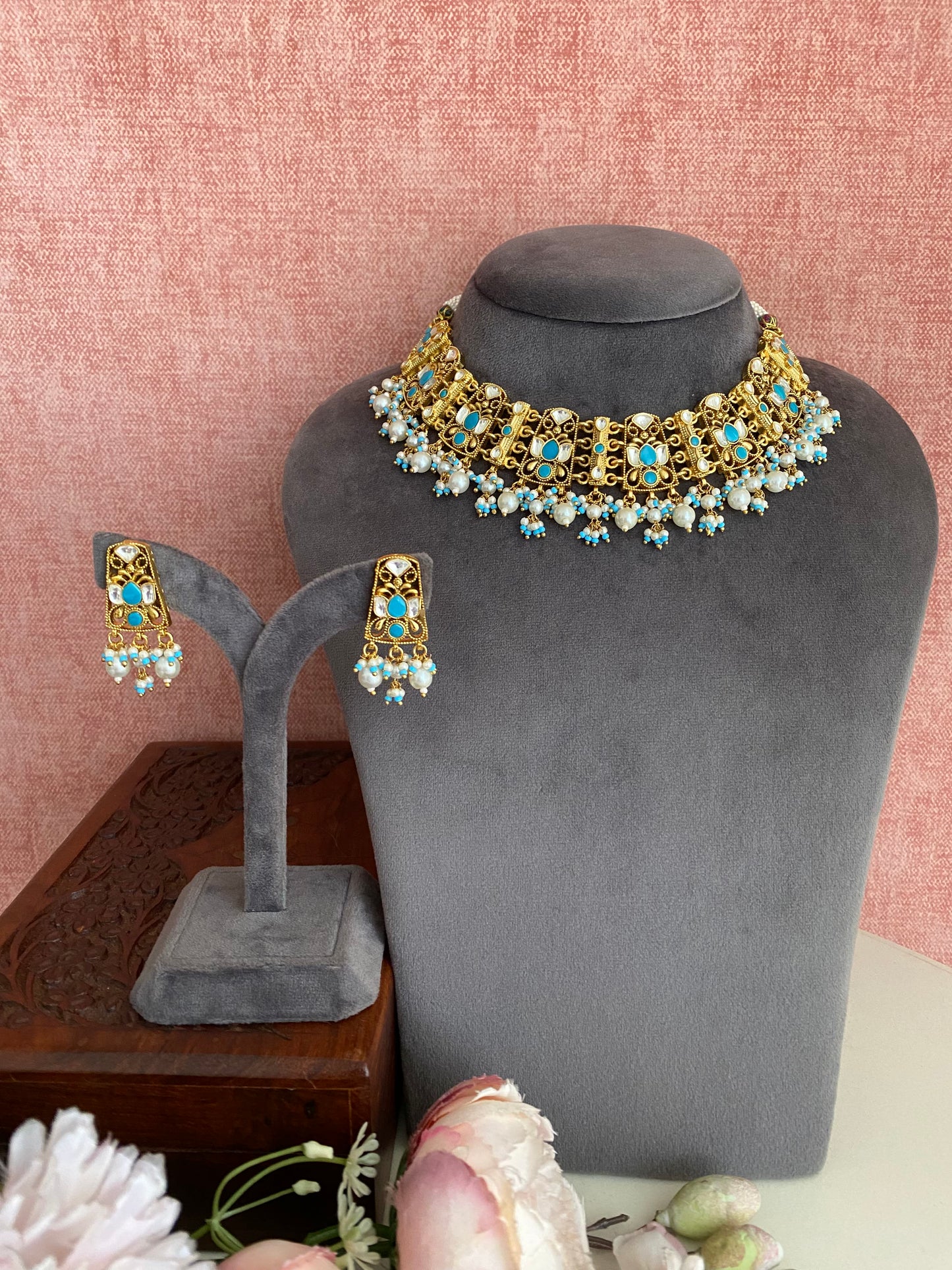 Antique Kundan Turquoise Choker Set