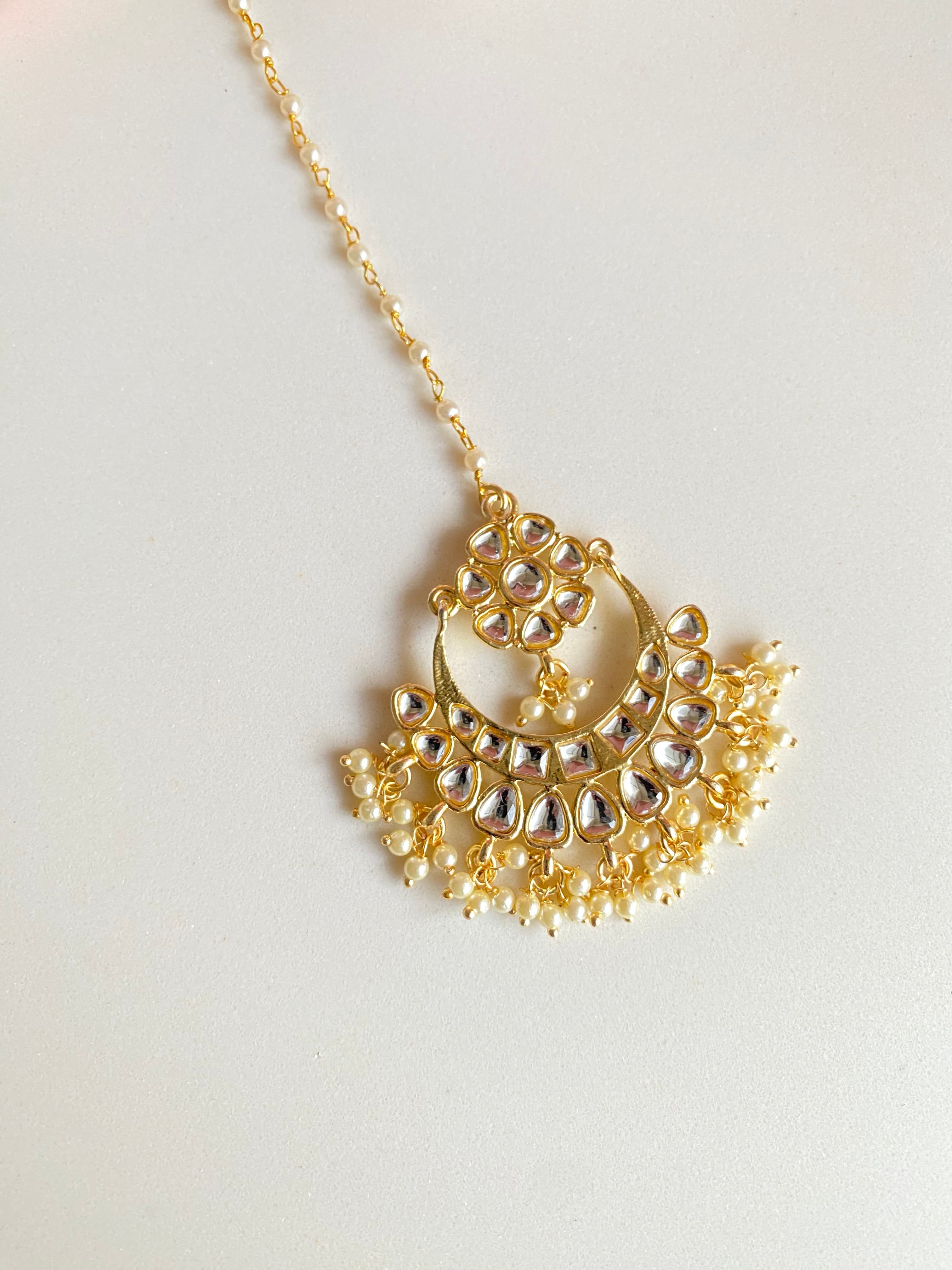 Kundan Tikka in Pearl