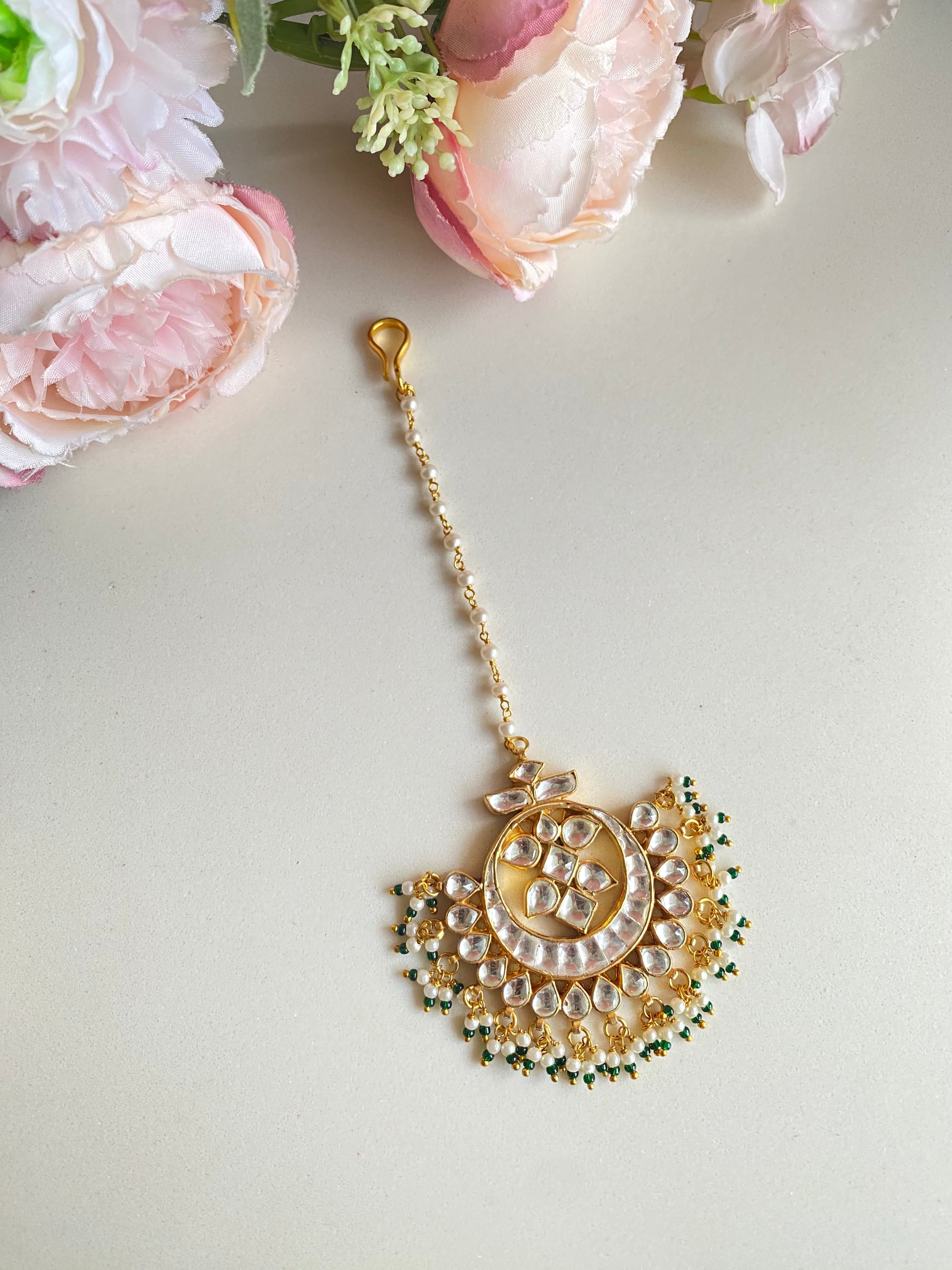 Kundan Tikka in Green pearl