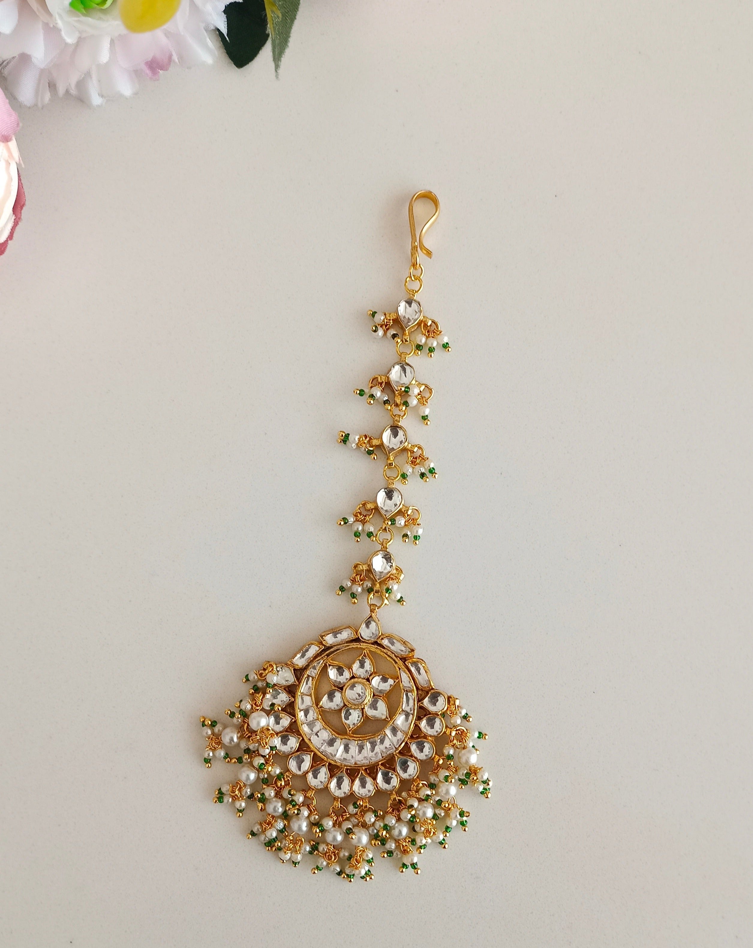 Kundan Tikka With Pearl Drops