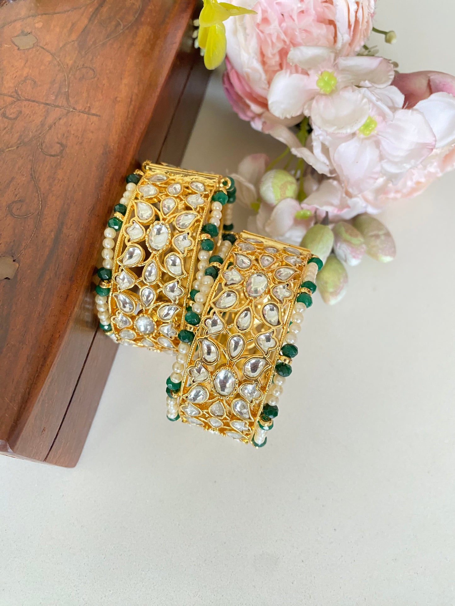 Gold plated White Kundan Bangle