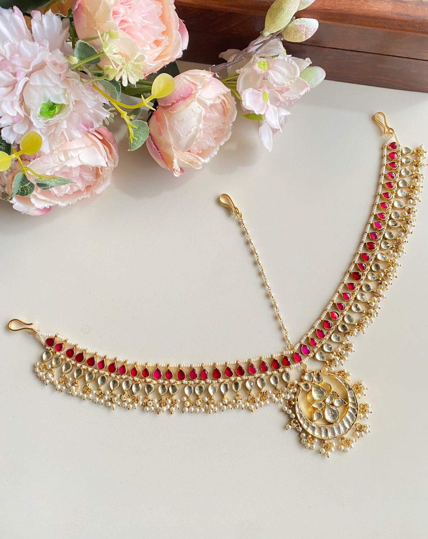 Pink Kundan Mathapatti