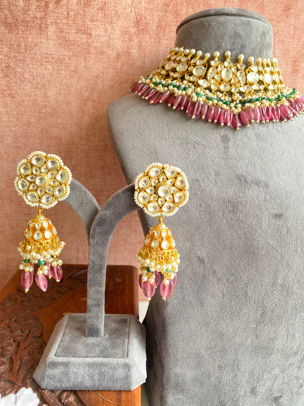 Kundan necklace set with pink drops and earrings – Masayaa