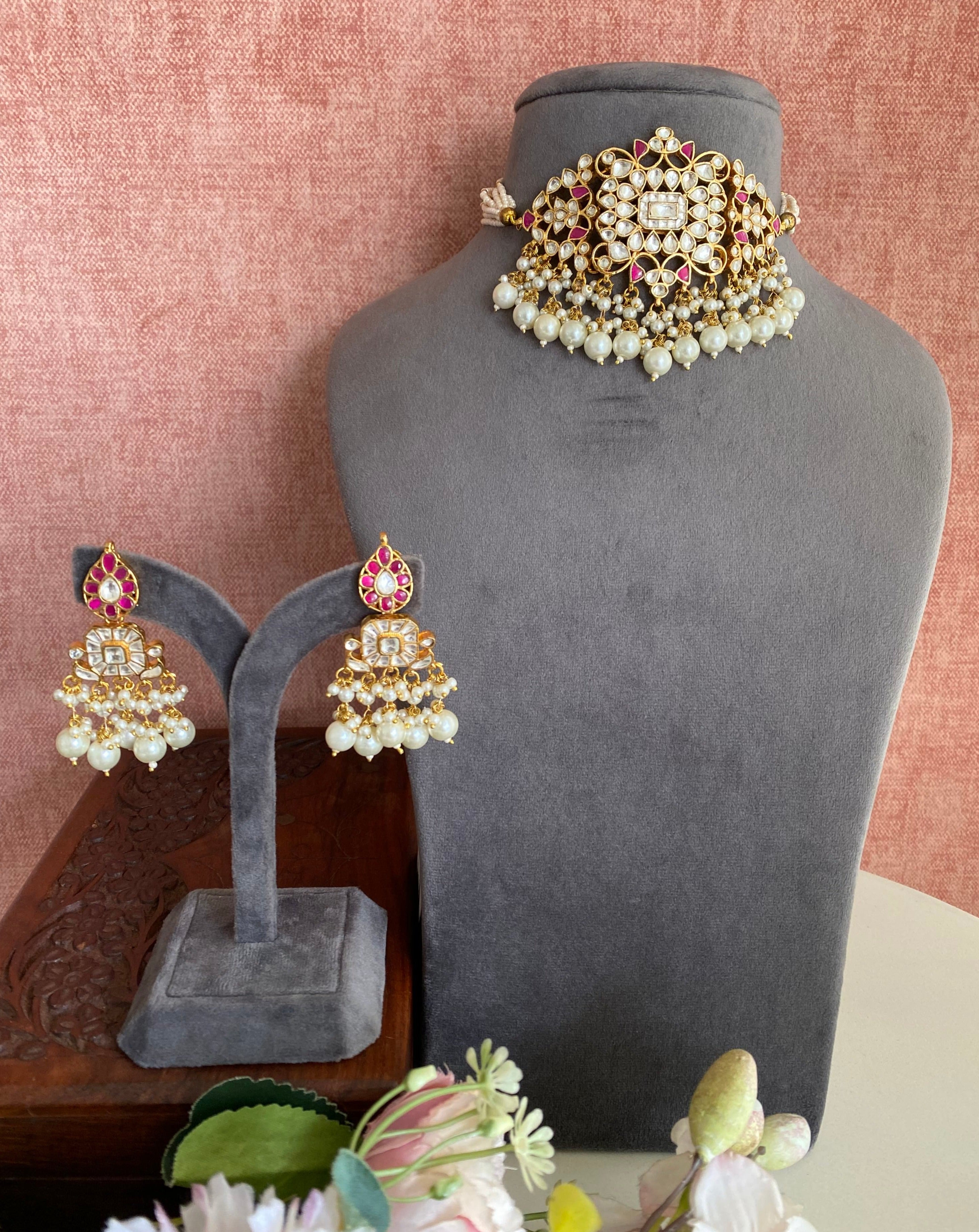 Kundan Choker Set in Pearle drops