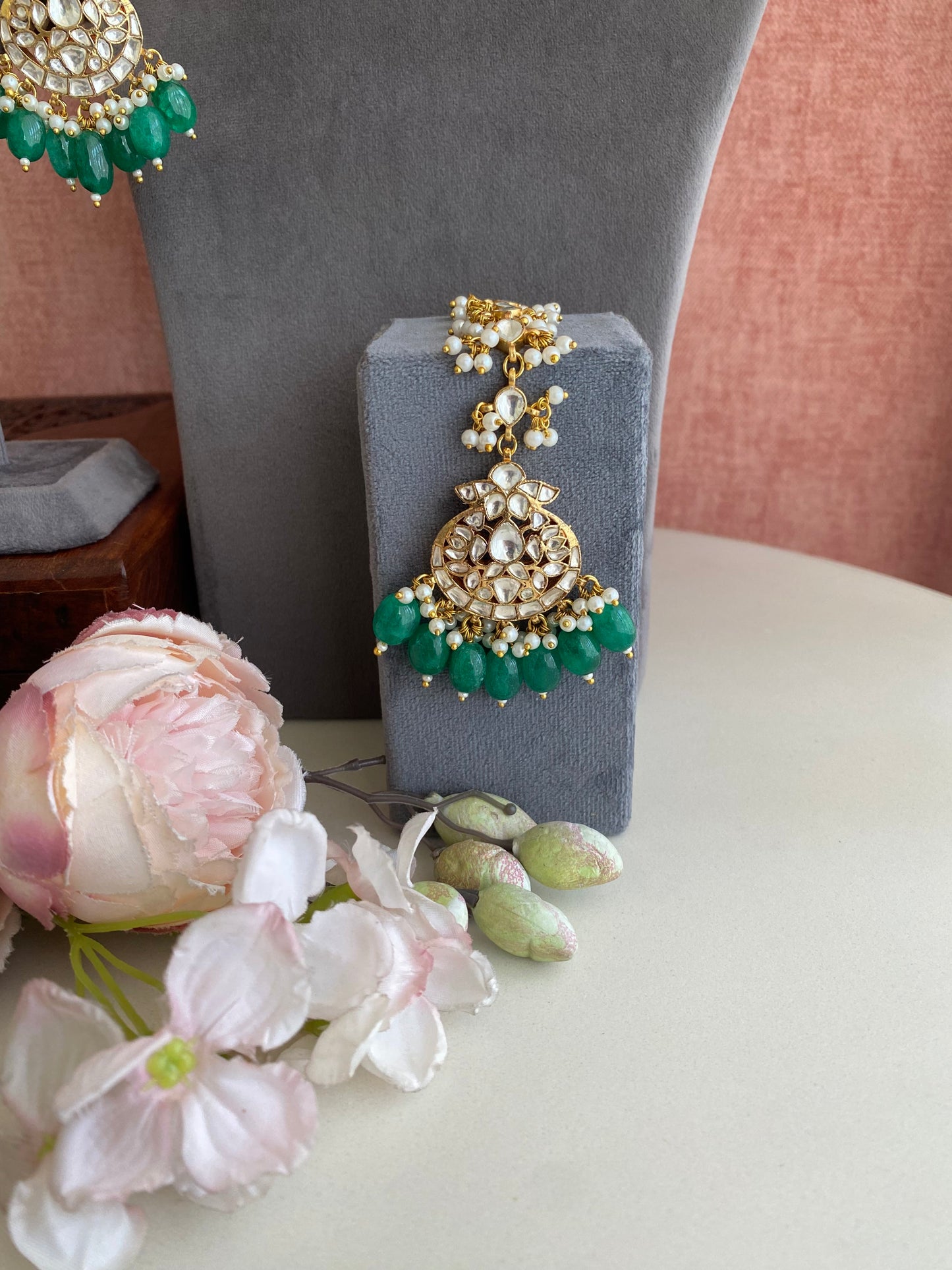 Kundan Choker Set in Green Drops