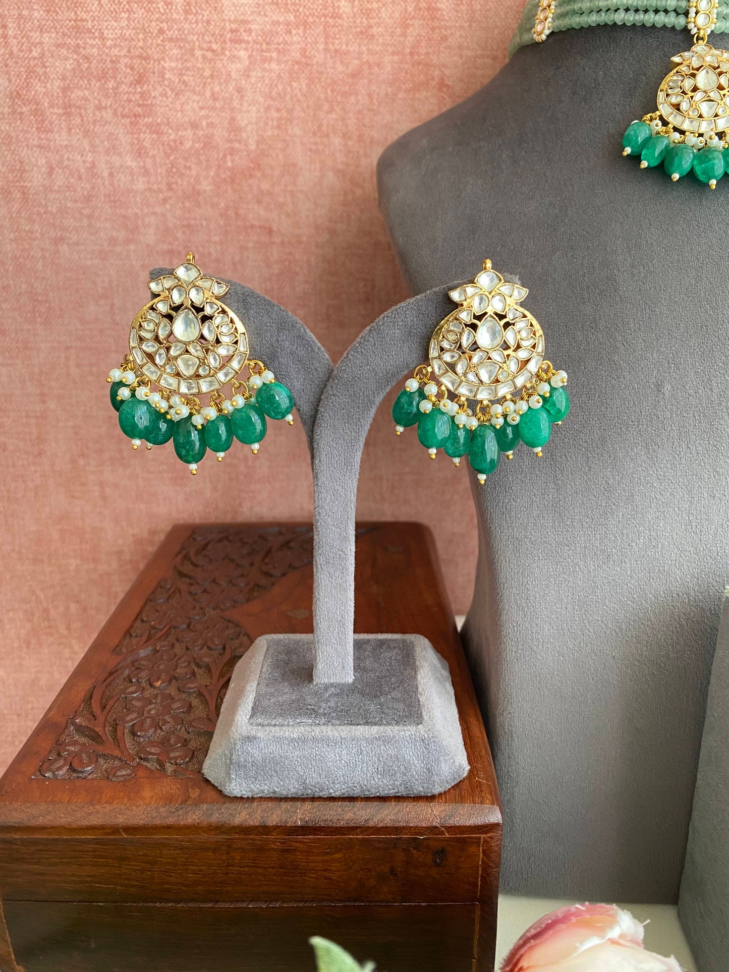 Kundan Choker Set in Green Drops