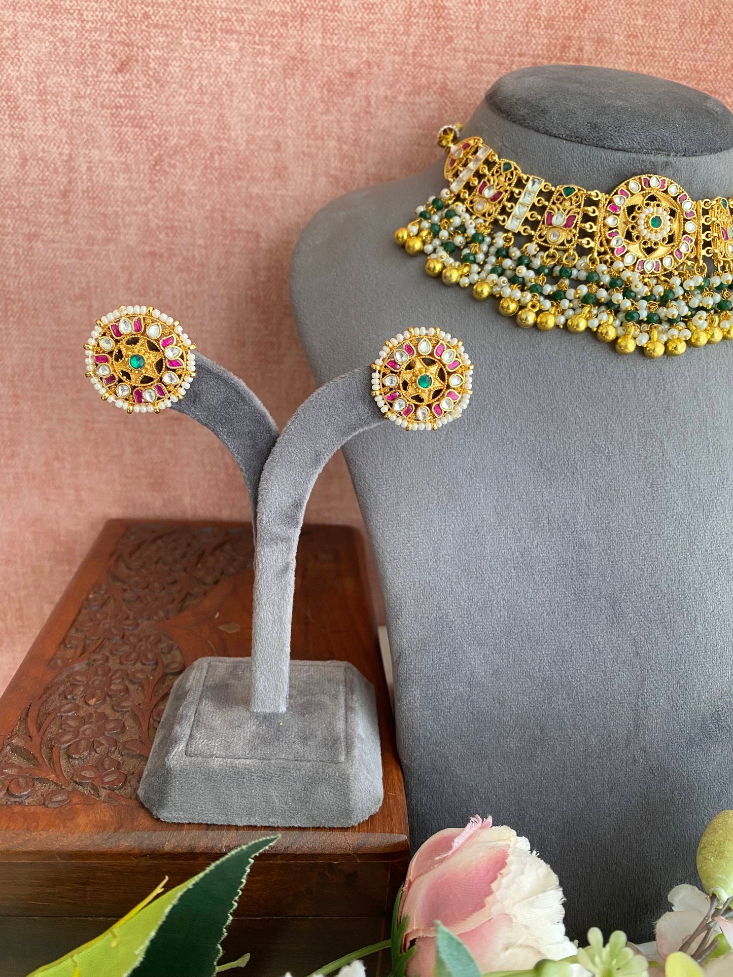 Antique Kundan Choker Set