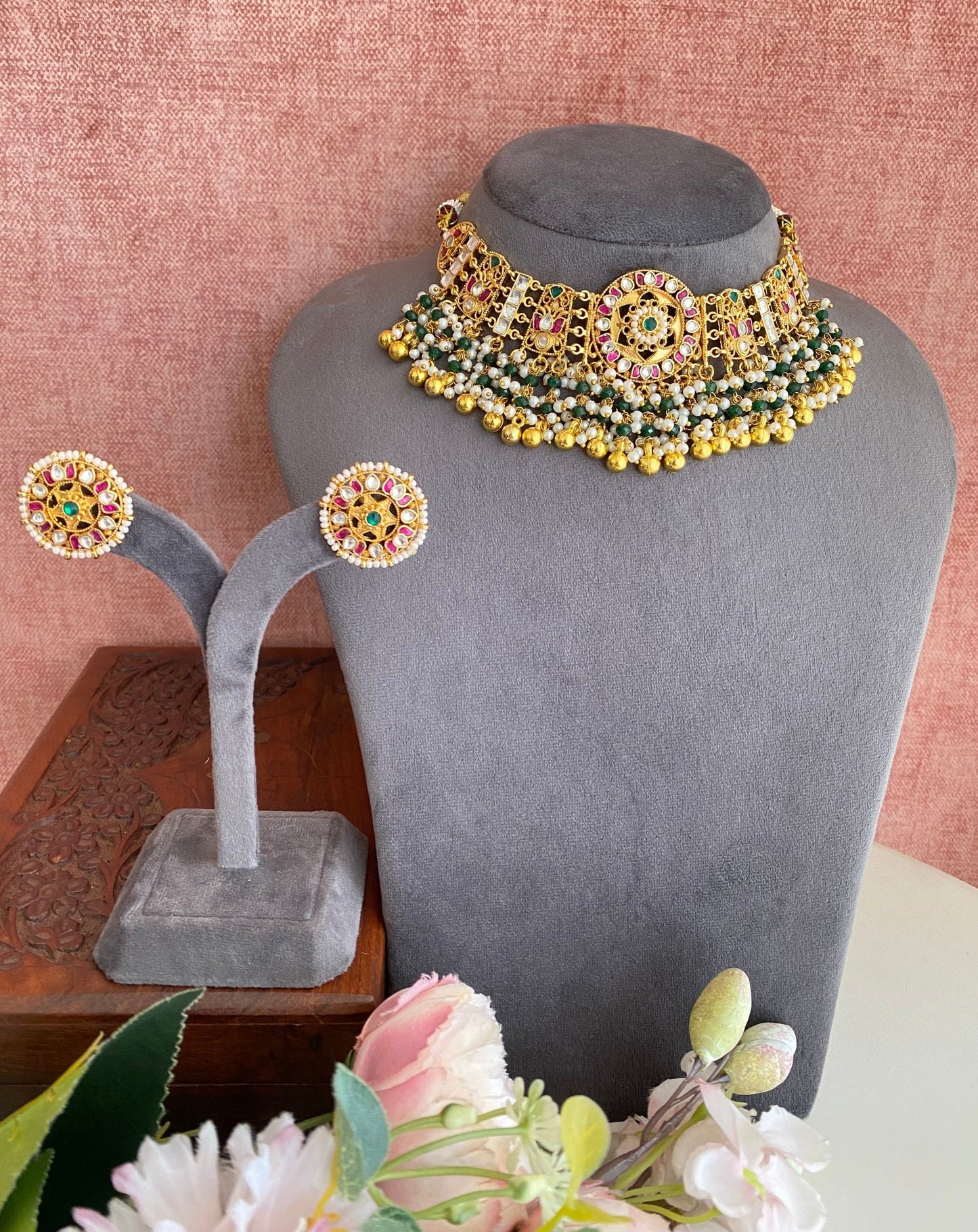 Antique Kundan Choker Set