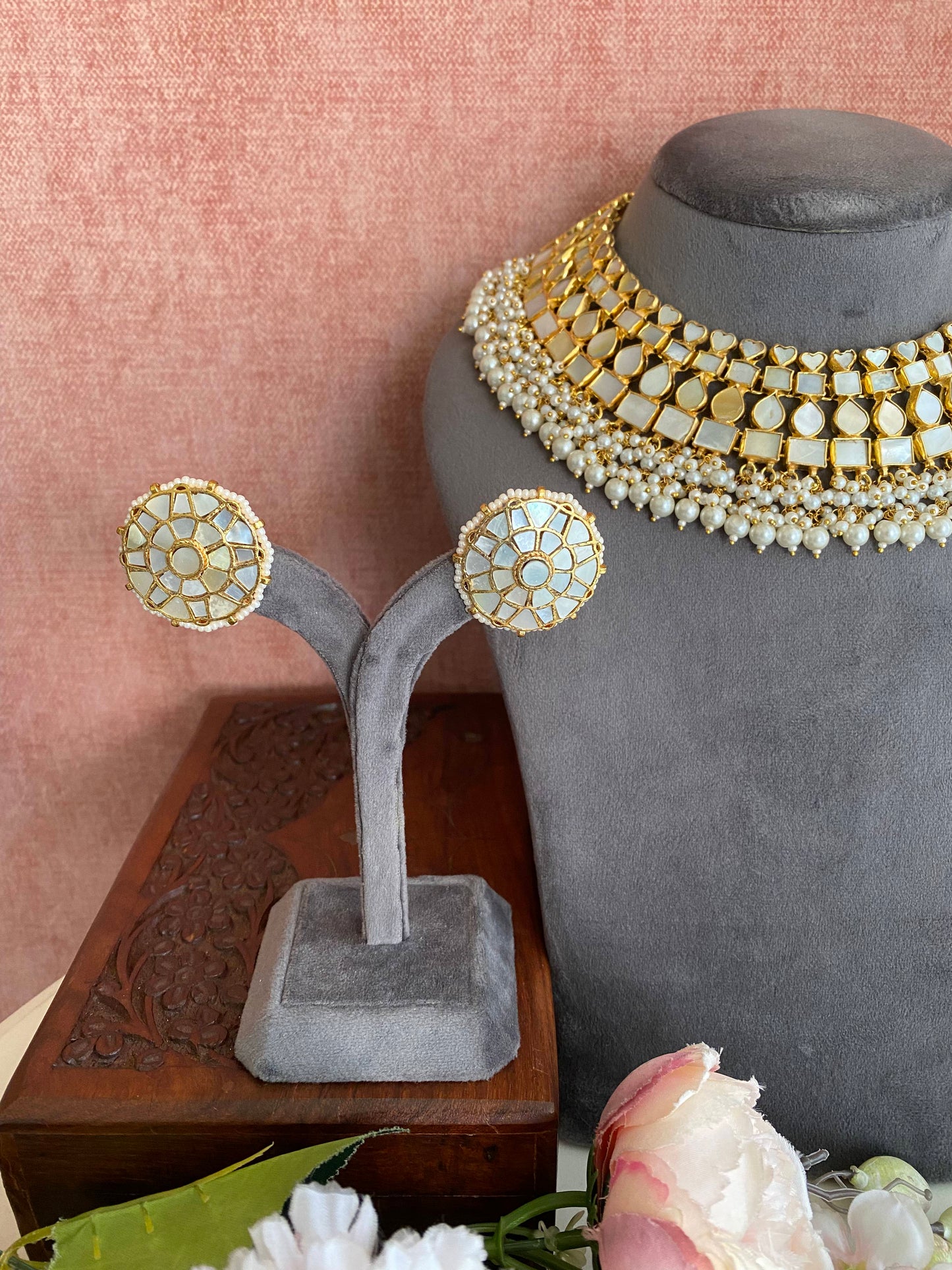 Mother of pearl Necklace Set