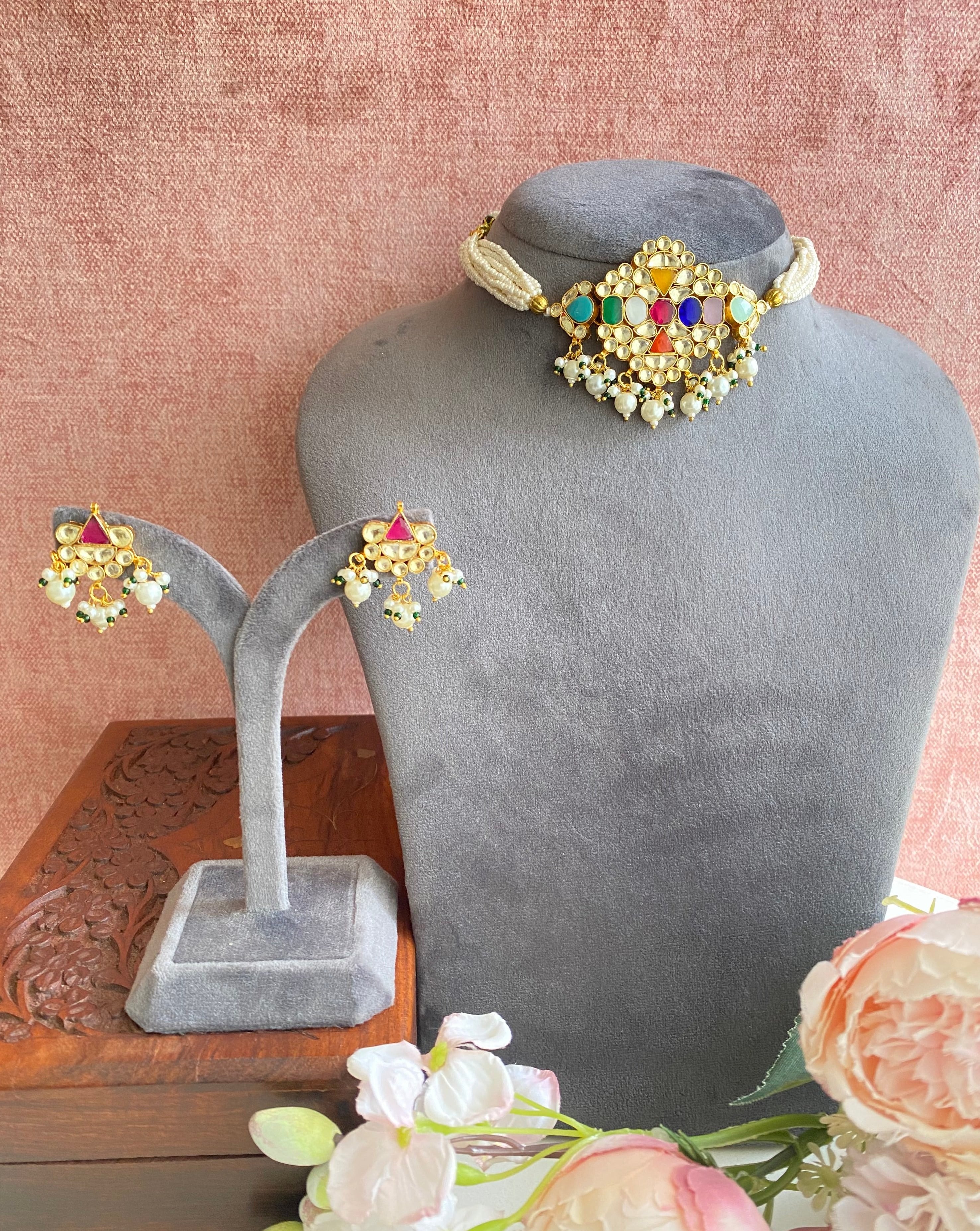 Navratan Kundan choker set