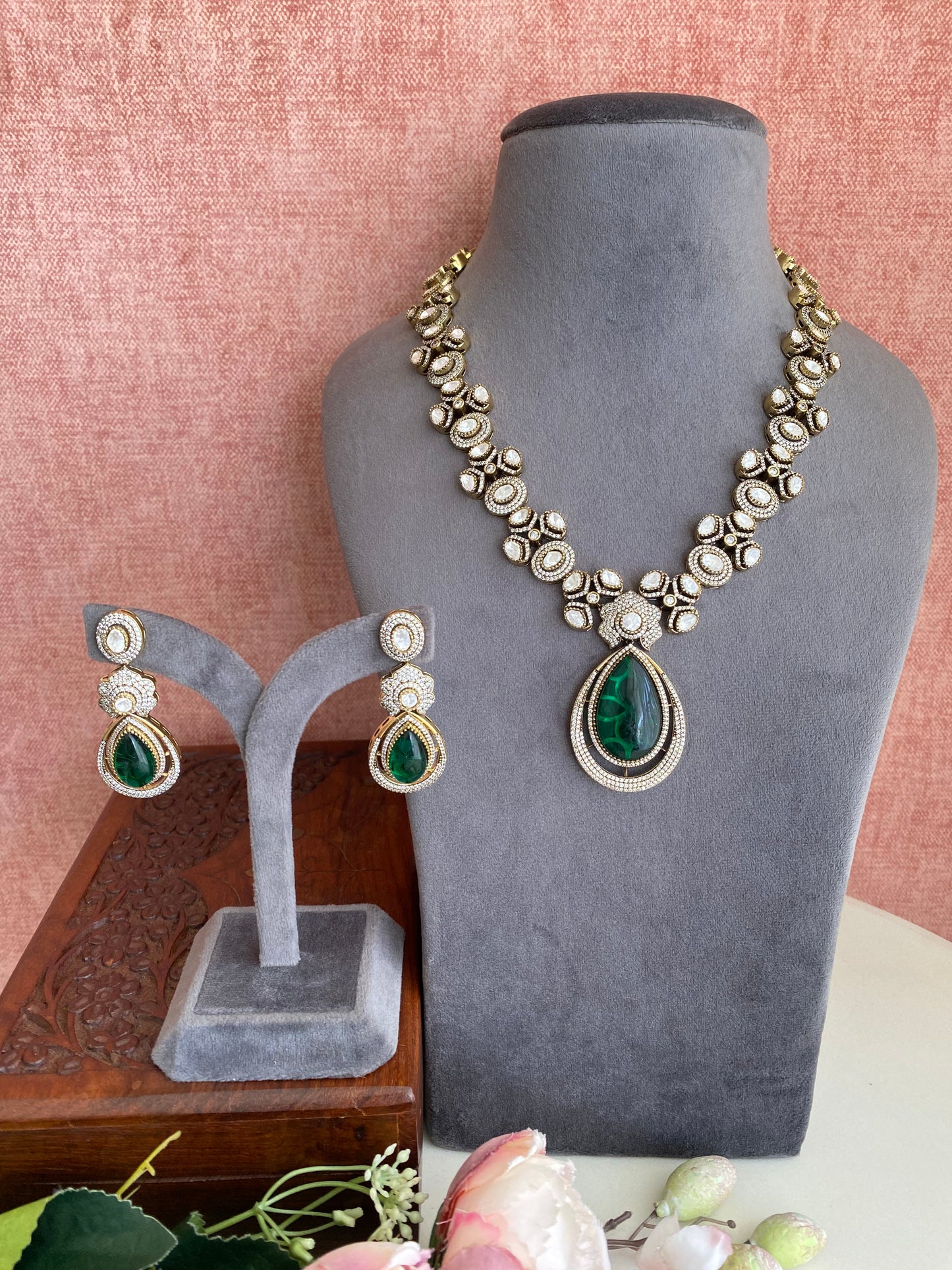 Green Stone Necklace set