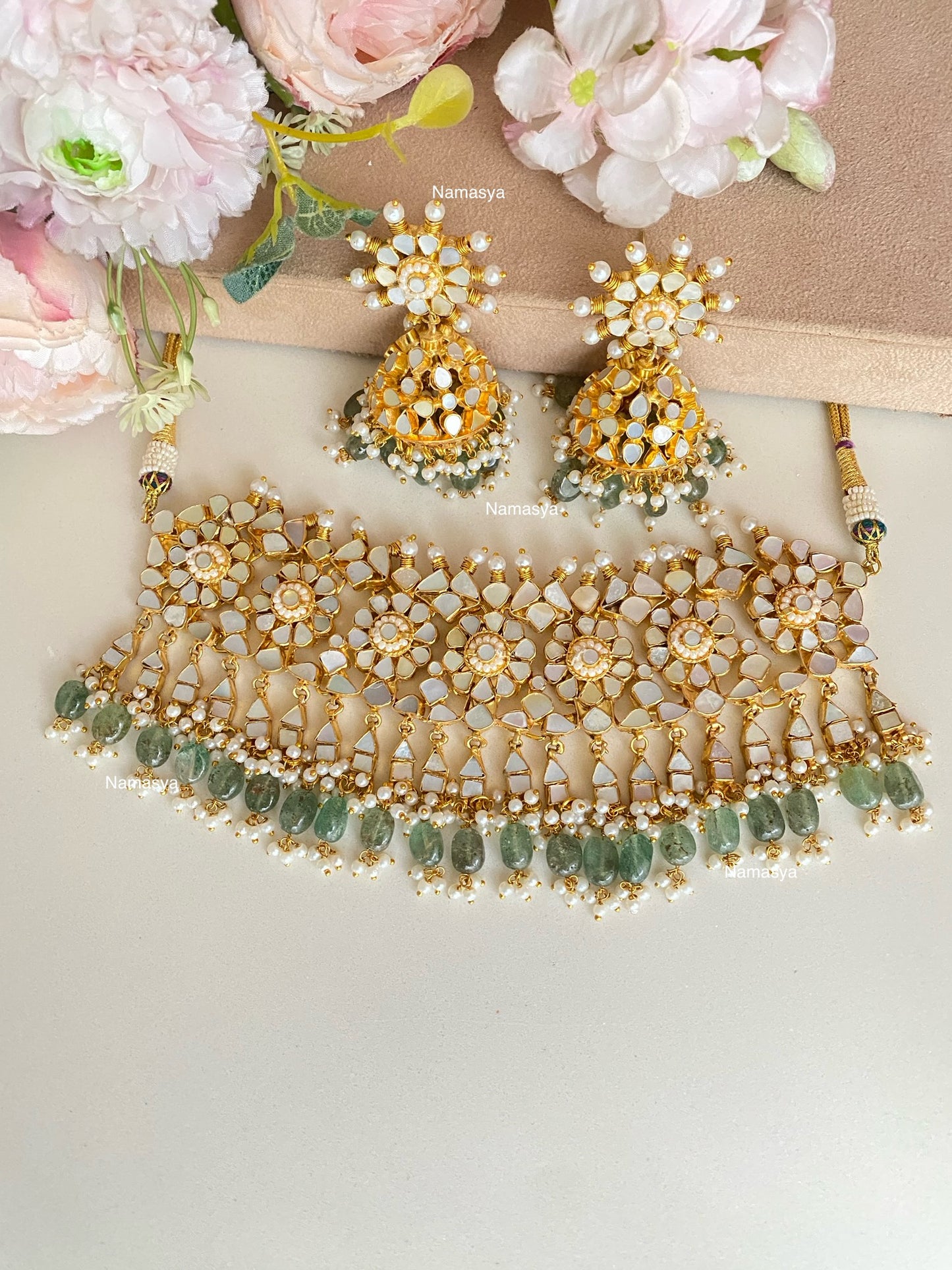 Mother of pearl Gold plated choker set in mint drops