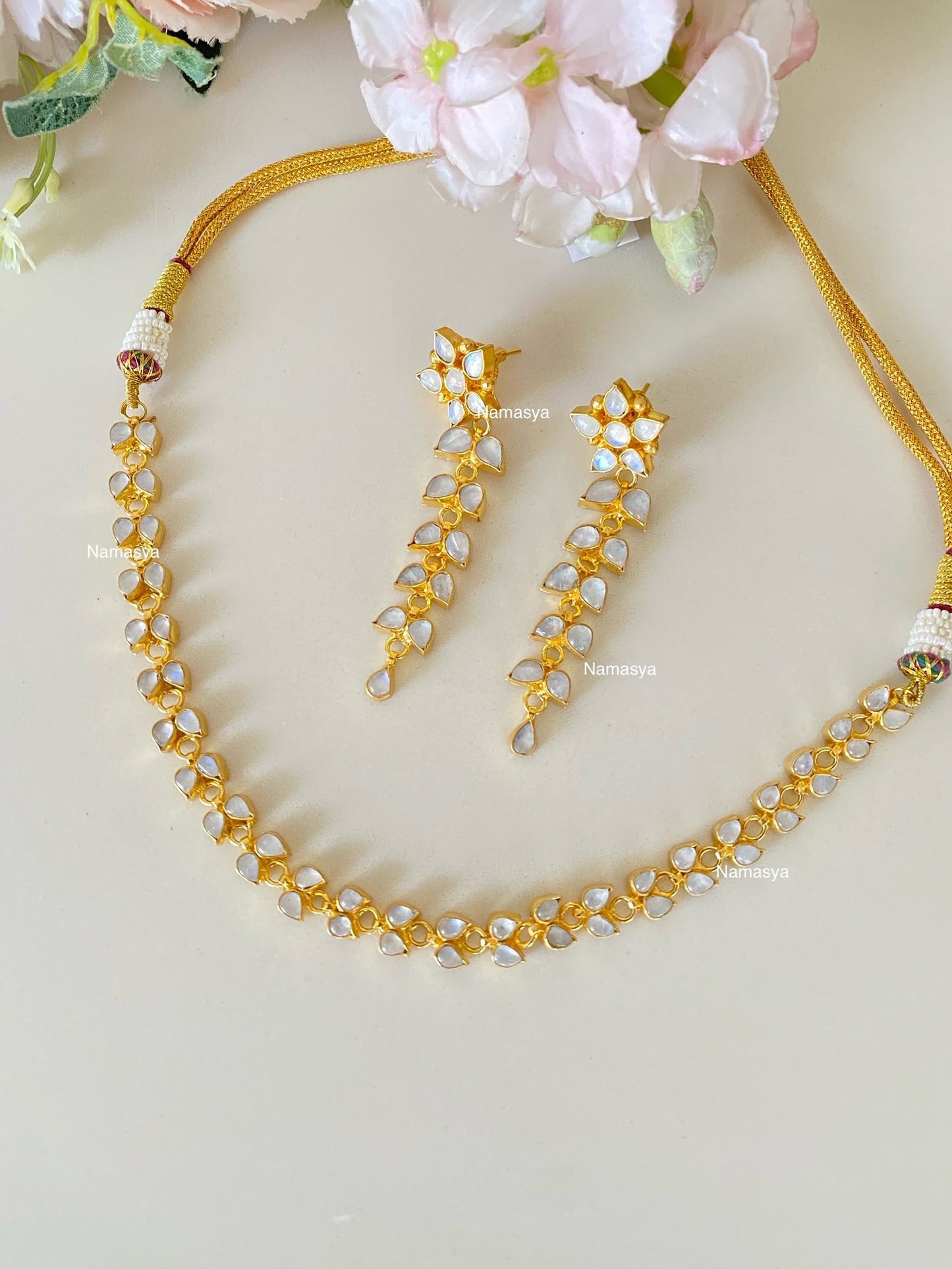 Mother Of pearl Gold plated Choker Set