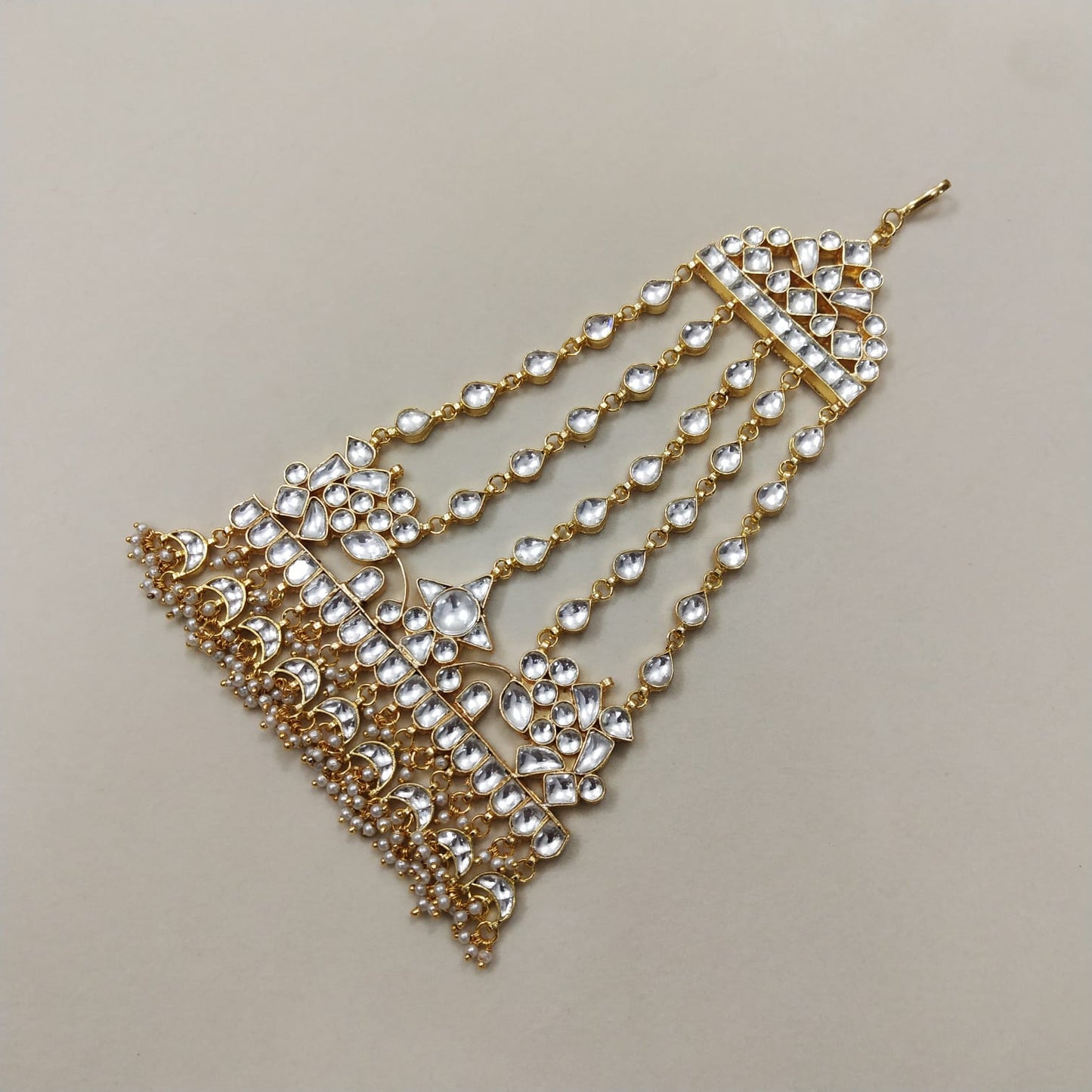 Kundan Passa in pearl drops