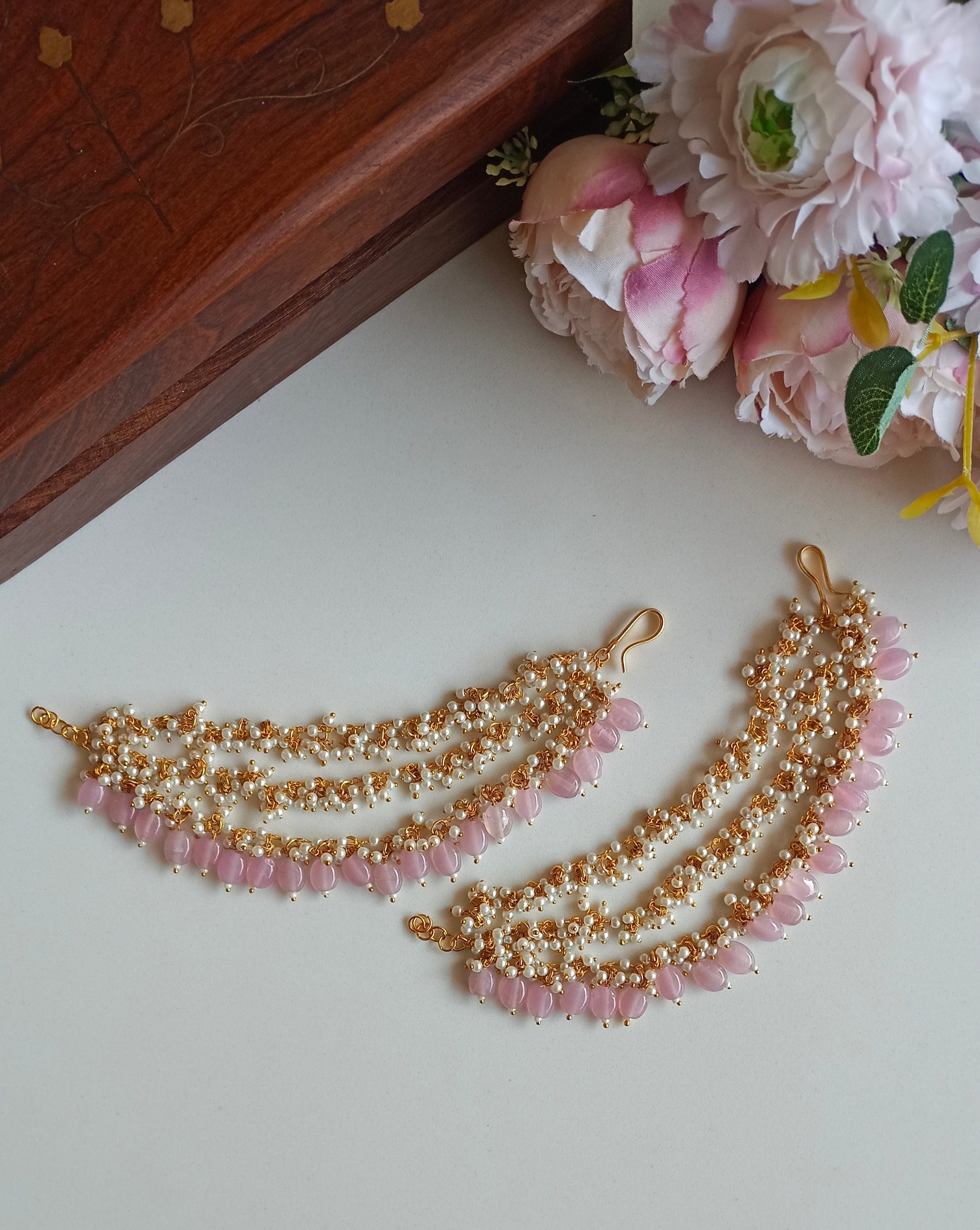 Ear Chain in pink drops