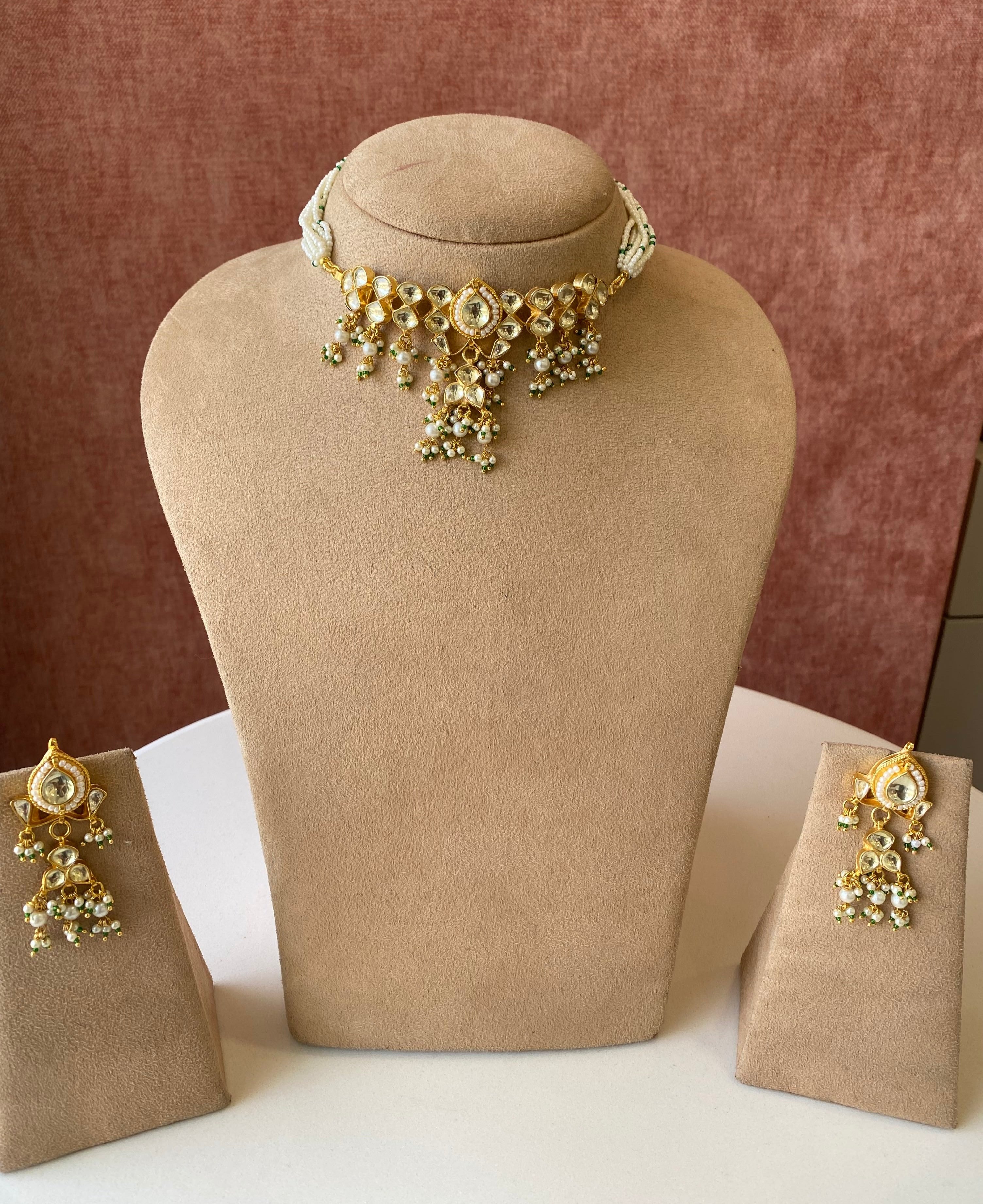 Kundan choker set in pearl