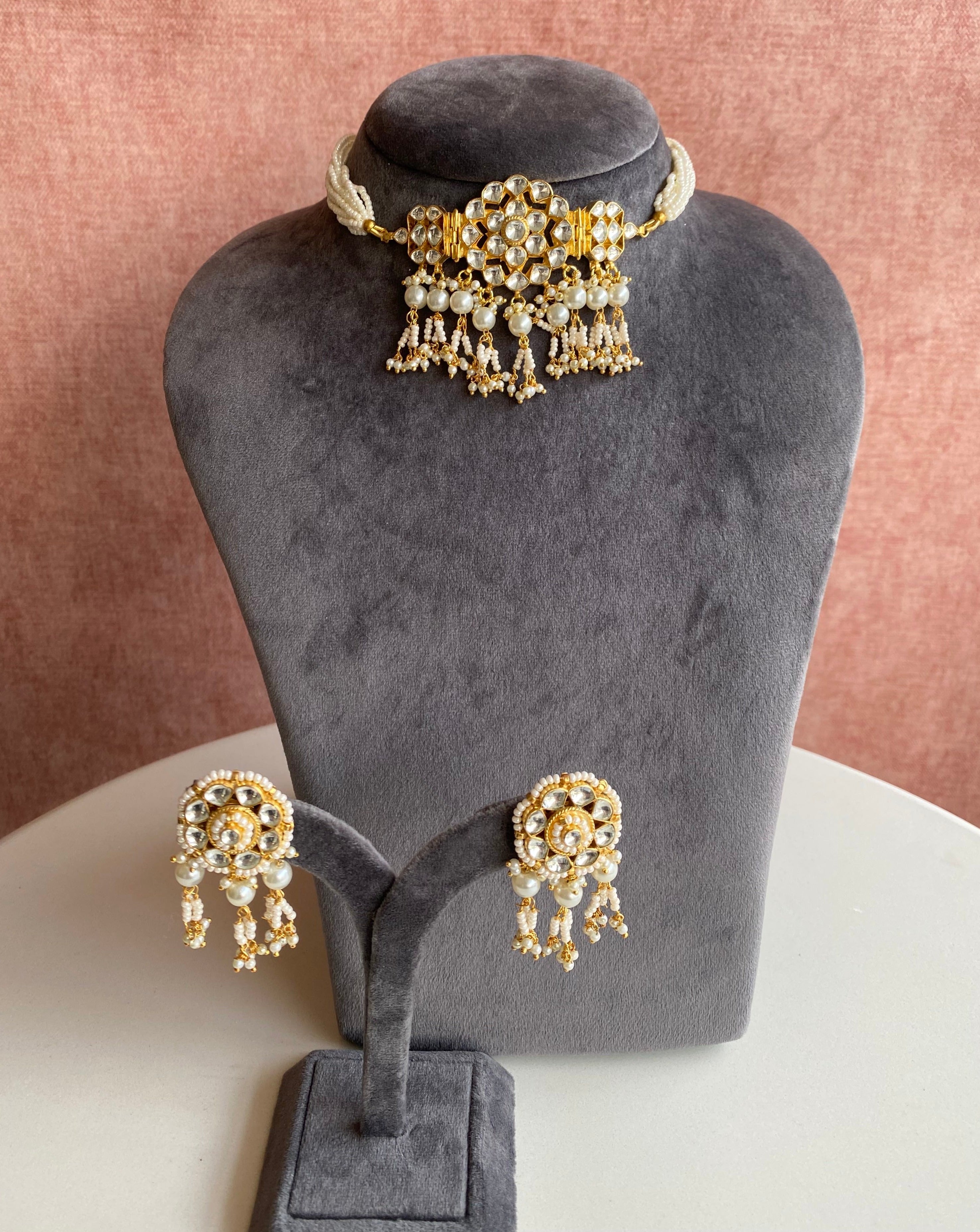 Gold plated Kundan choker set