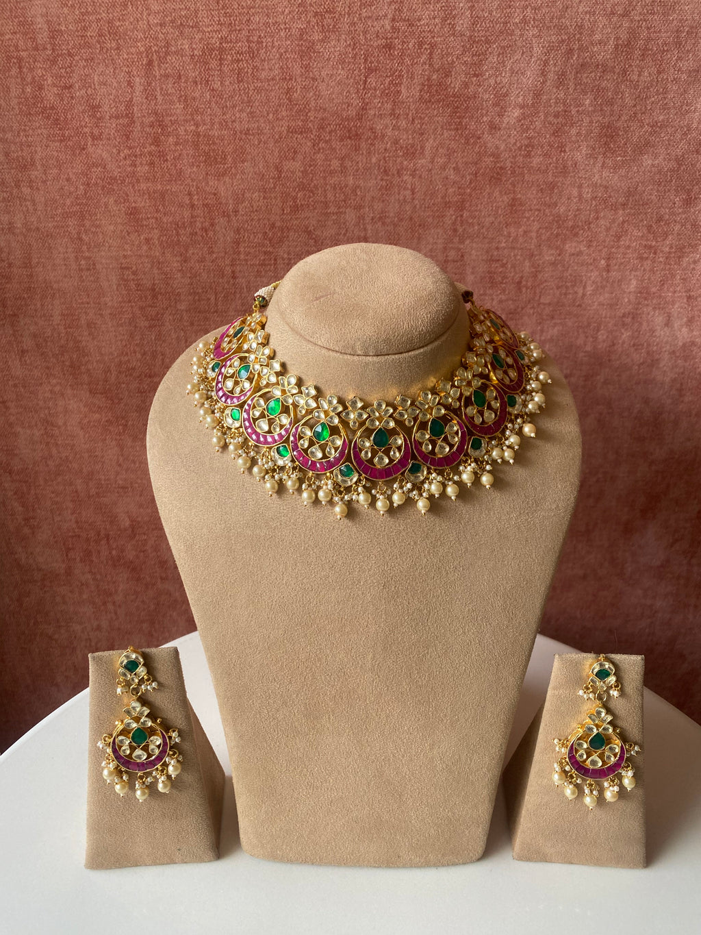 Kundan necklace set with pink drops and earrings – Masayaa